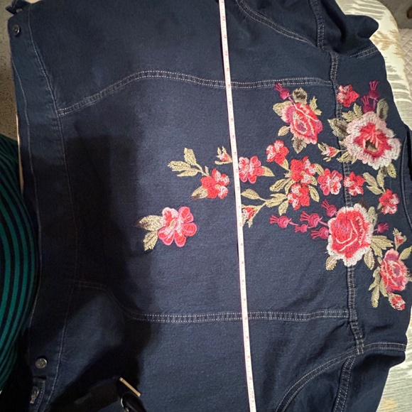 Johnny Was Embroidered Denim Jacket 1x - Picture 4 of 6